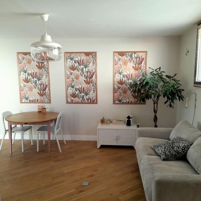 Joli Studio Avec Stationnement Gratuit Dans La Rue Apartment Le Mans Exterior foto